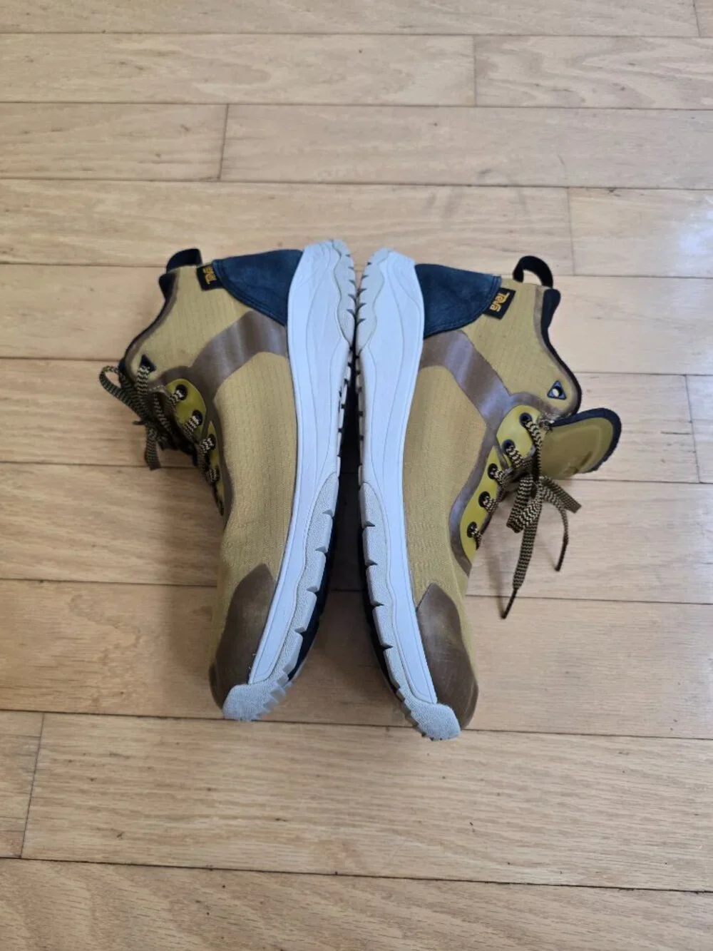 Teva | Gateway Mid tan brown gorpcore hiking sneakers | MENS 8.5
